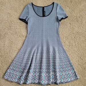St. John Graduated Diamond Knit Dress - Size 12 - Wool Blend, Knit - EUC!